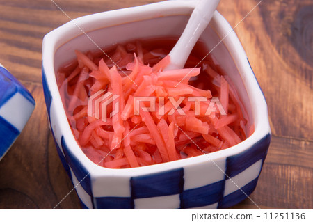 Shredded red ginger 11251136