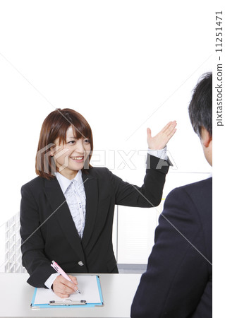 Receiving female employee 11251471