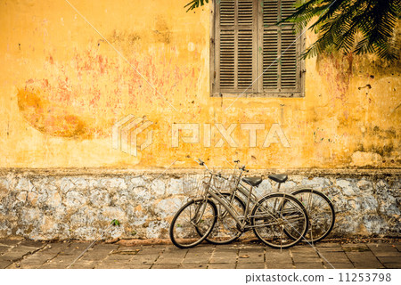 Bicycles in an old city 11253798