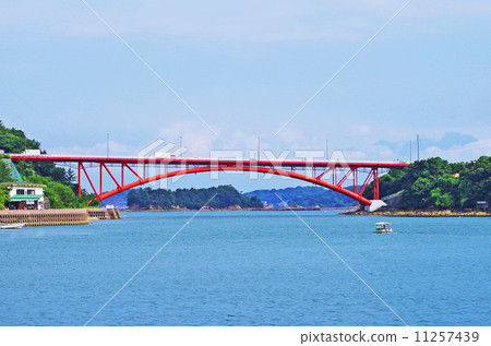 天草Gokyo橋 -  5號橋和漁船 -  11257439