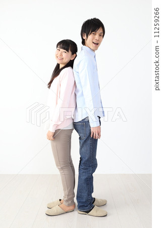 Back-to-back men and women (couples couples) 11259266