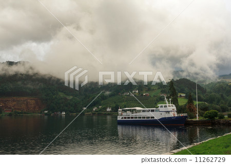 Boats moored 11262729