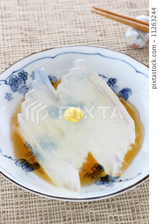 Agar jelly sprinkled with ponzu 11263244