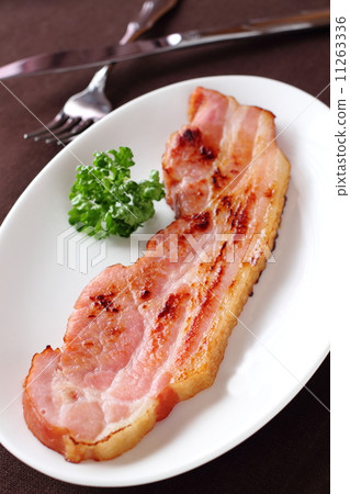Thickly sliced bacon steak 11263336