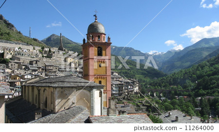 Mountain village of South France Mountain village of South France 11264000