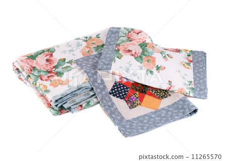Bedding set with flowers. 11265570