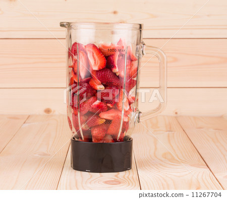 strawberry smoothie 11267704