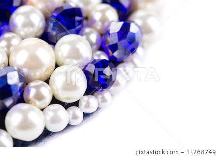 White pearl and blue strass. 11268749