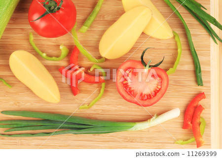 Composition of fresh sliced vegetables. Composition of fresh sliced vegetables. 11269399