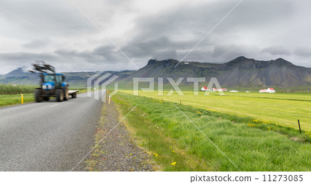Iceland by car... trail! Iceland by car... trail! 11273085