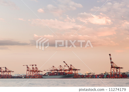 Odaiba sea port with cranes Odaiba sea port with cranes 11274179