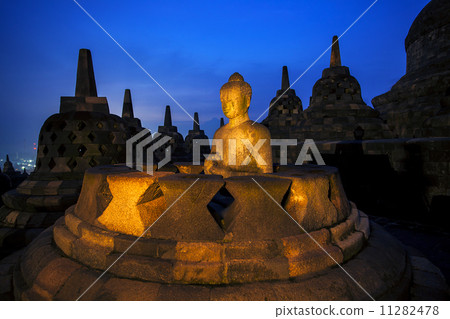 Borobudur Buddist temple 11282478