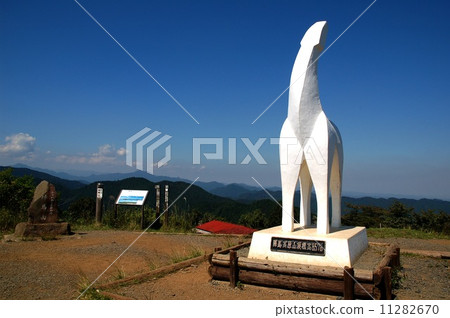 At the summit of Jinjimayama in early autumn 11282670