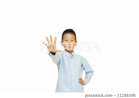 一個男孩停下來 11286506