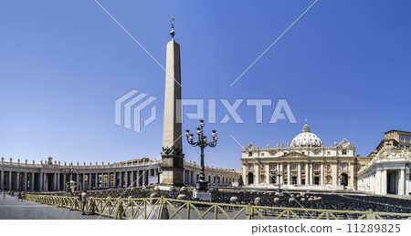 St. Peter's Squar, Vatican, Rome 11289825