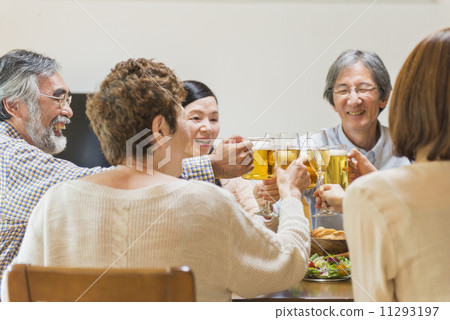 Senior Friends 11293197