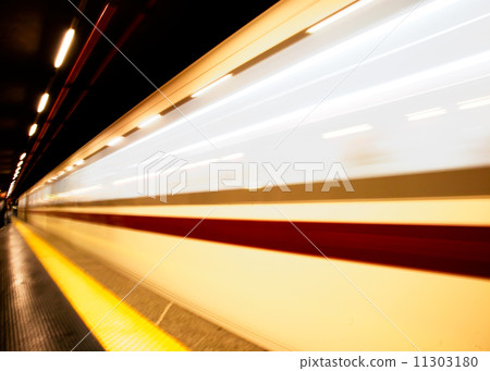 SUBWAY Motion Blur 11303180