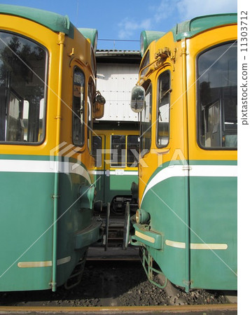 Connection of trams 11303712