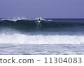 Waves and life savers 11304083