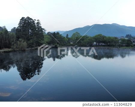 Golden Lake 11304829