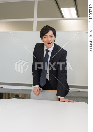 A conference landscape of a salaryman A conference landscape of a salaryman 11305719