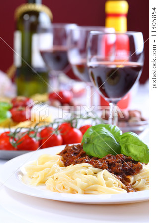 pasta polognese with basil pasta polognese with basil 11305854