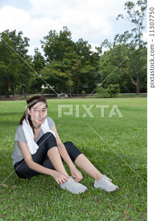 Asian woman exercising 3 11307750