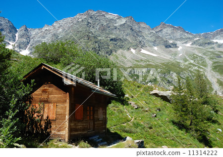 mountain refuge 11314222