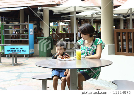 小販中心的父母和子女 11314975