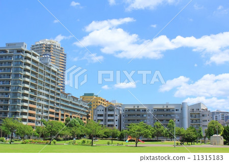 Summer sky apartment 11315183