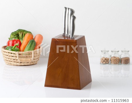 kitchen knifes in wooden box kitchen knifes in wooden box 11315963