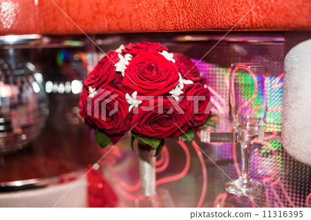 bouquet of red roses bouquet of red roses 11316395