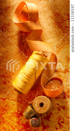 Sewing items and thimble 11316597