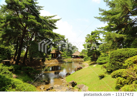 Aizu Matsudaira先生花園Ochiai藥用園從Mt. Falls觀察新莊池 11317472