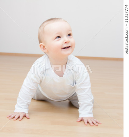happy baby crawling happy baby crawling 11317774