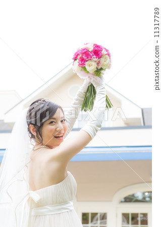 Bouquet's bride and groom 11317789