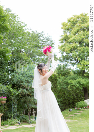 Bouquet's bride and groom 11317794