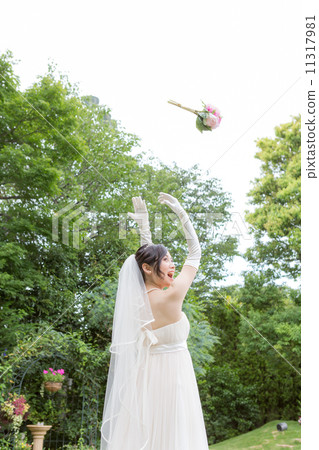 Bouquet's bride and groom 11317981