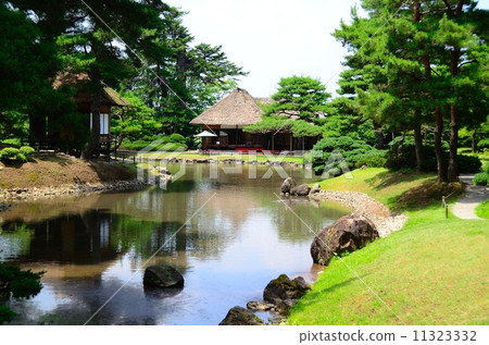 Aizu Matsudaira先生花園Ochiai藥用園從Mt. Falls觀察新莊池 11323332