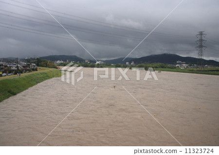 [2011年9月20日，春日井市莊內川15號颱風] 11323724