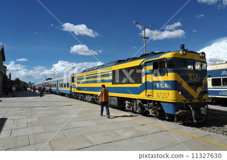 Oruro to uyuni train