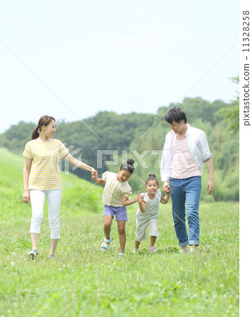 夏天的家庭 11328258