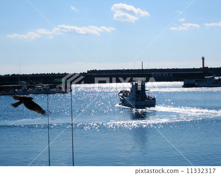 Fishing vessel 11332317