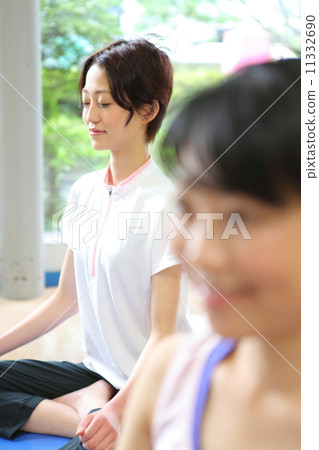 瑜伽健身健身房 11332690