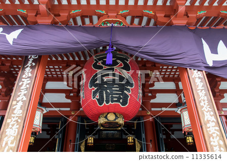Large lantern of Asakusadera main hall 11335614