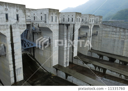 Tokuyama Dam 11335760