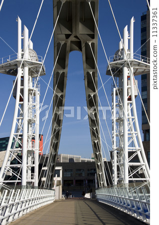 Millennium Bridge - Salford Quays - England Millennium Bridge - Salford Quays - England 11337361