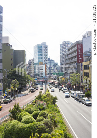 Meguro Station front, Yasunosukezaka 11339225