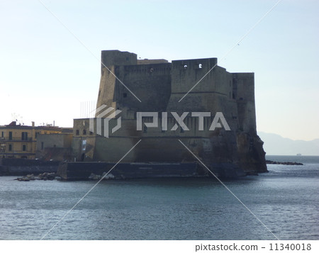 Egg castle 11340018