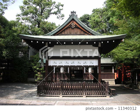 Kamogawa Shrine (Okayamajinja) 11340312